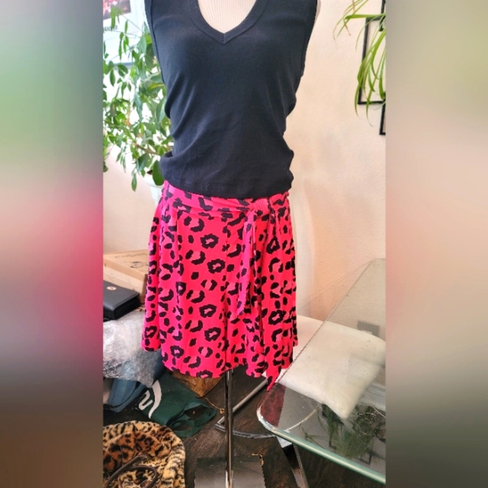 Shavonne Dorsey Pink Leopard Cocktail Shorts NWT Size L